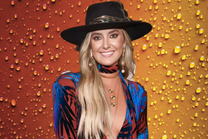 Lainey Wilson Height Compared
